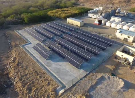 Système de montage au sol à base de béton 111KW à Oman